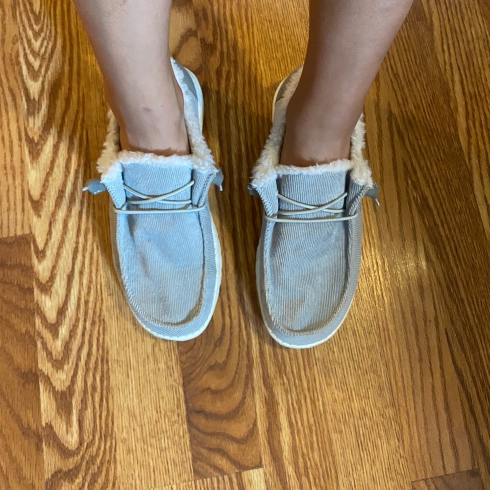 Fur women’s Heydude size 9
